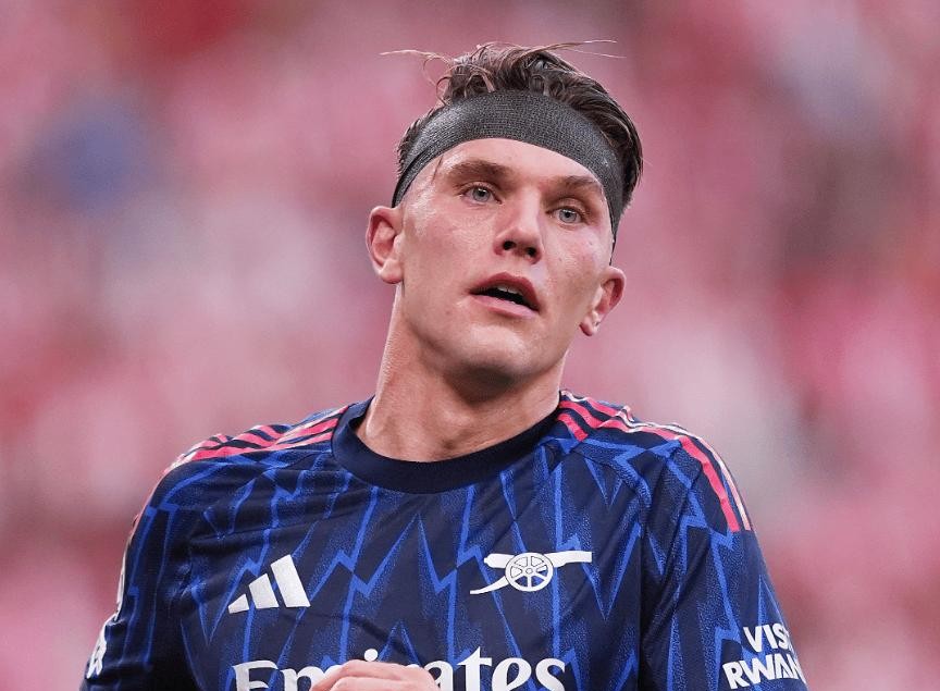 包含欧冠今夜走向成谜；阿贾克斯再遭质疑；悬念犹存；训练强度明显提升的词条-九游娱乐